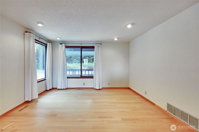 5368 Crystal Springs Drive NE, Bainbridge Island, WA 98110