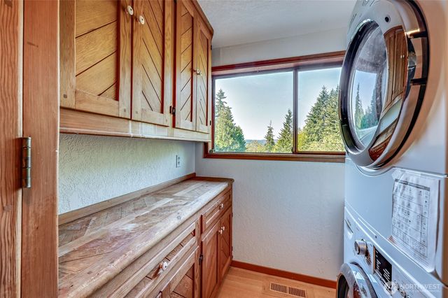 5368 Crystal Springs Drive NE, Bainbridge Island, WA 98110