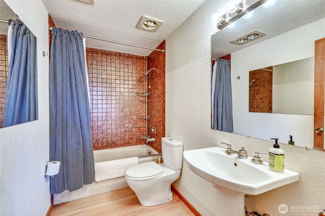 5368 Crystal Springs Drive NE, Bainbridge Island, WA 98110