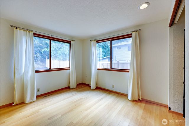 5368 Crystal Springs Drive NE, Bainbridge Island, WA 98110