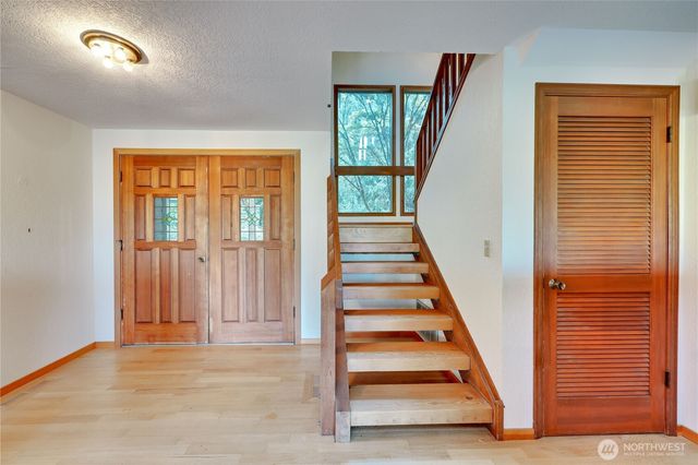 5368 Crystal Springs Drive NE, Bainbridge Island, WA 98110