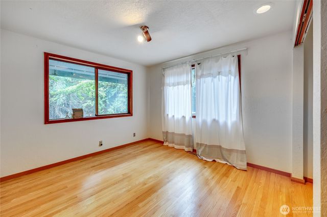 5368 Crystal Springs Drive NE, Bainbridge Island, WA 98110