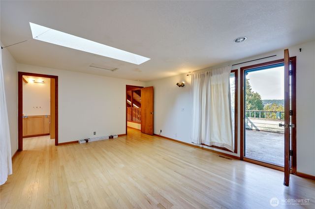 5368 Crystal Springs Drive NE, Bainbridge Island, WA 98110