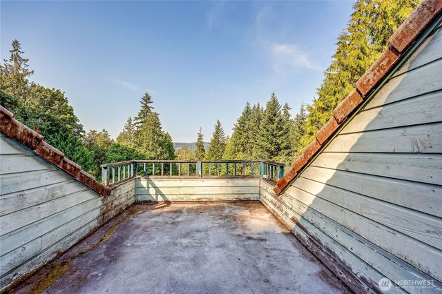 5368 Crystal Springs Drive NE, Bainbridge Island, WA 98110