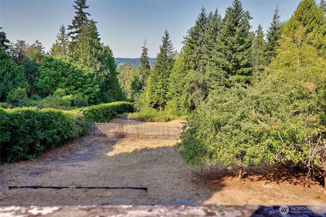5368 Crystal Springs Drive NE, Bainbridge Island, WA 98110