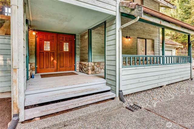 5368 Crystal Springs Drive NE, Bainbridge Island, WA 98110