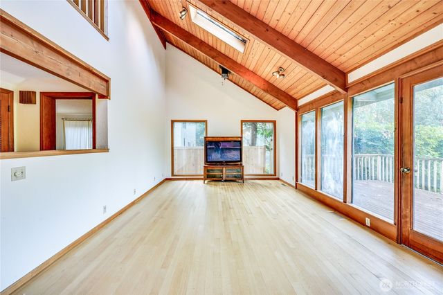 5368 Crystal Springs Drive NE, Bainbridge Island, WA 98110