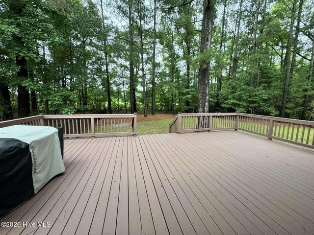 1271 Naples Drive, Greenville, NC 27858