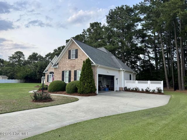 1271 Naples Drive, Greenville, NC 27858