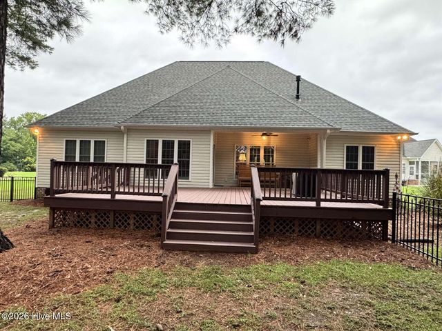 1271 Naples Drive, Greenville, NC 27858