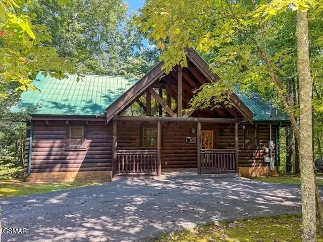 909 Ridgefield Drive, Sevierville, TN 37876