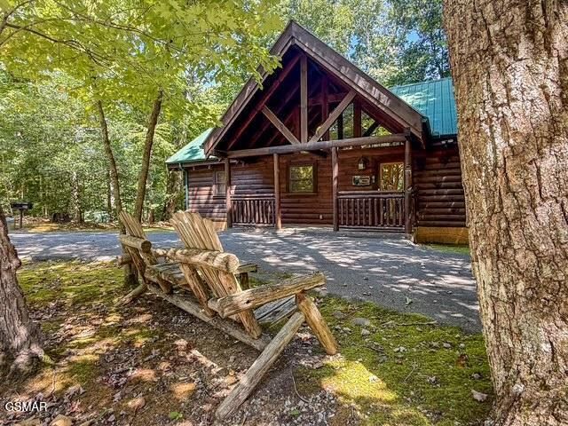 909 Ridgefield Drive, Sevierville, TN 37876