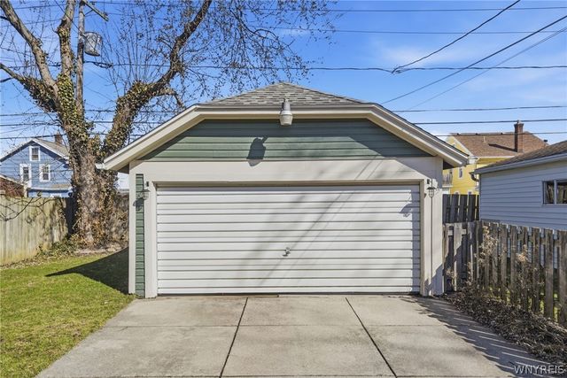 44 Kenton Road, Tonawanda, NY 14217