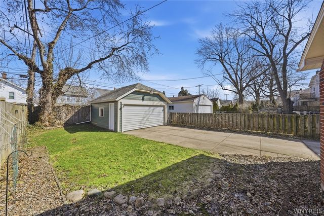 44 Kenton Road, Tonawanda, NY 14217