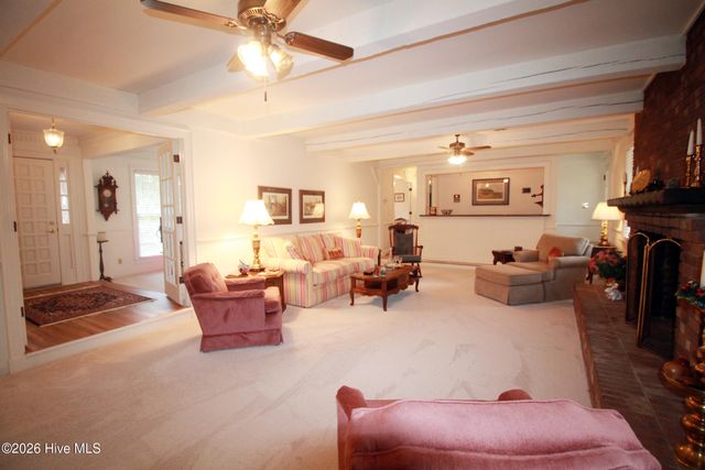 202 Haven Way S, Washington, NC 27889