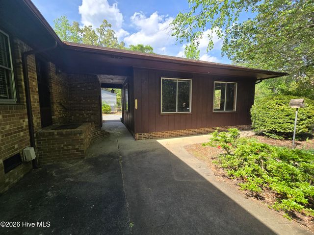 202 Haven Way S, Washington, NC 27889