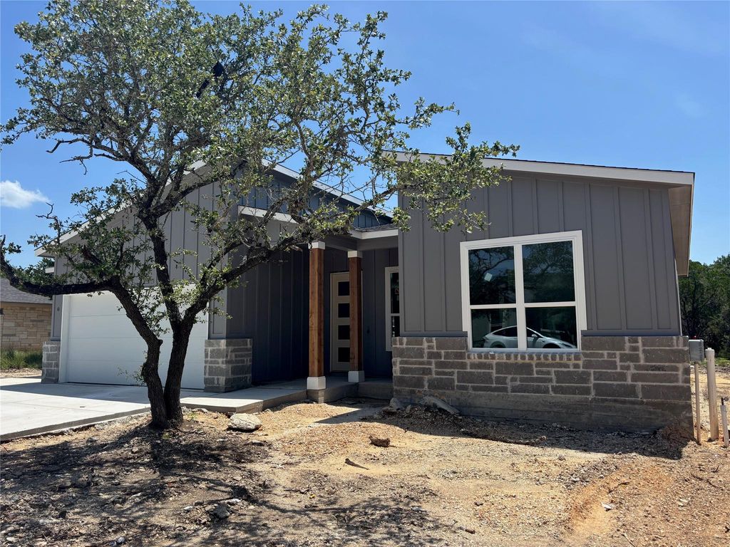 21801 Surrey LN, Lago Vista, TX 78645