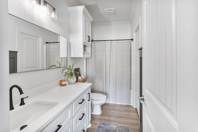 106 West End Street, Beebe, AR 72012