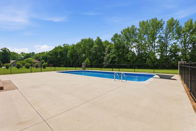 106 West End Street, Beebe, AR 72012
