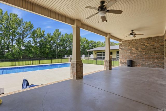 106 West End Street, Beebe, AR 72012