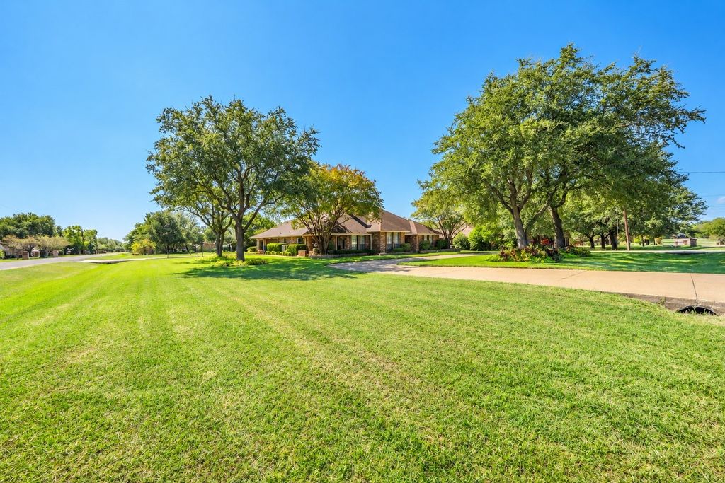 610 Shallow Creek Drive, Oak Leaf, TX 75154 — photo 2