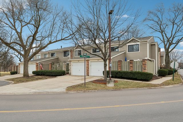 105 W Dover Drive, Mount Prospect, IL 60056