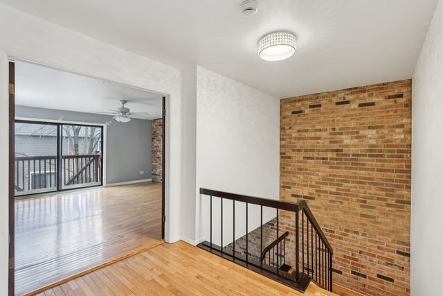 105 W Dover Drive, Mount Prospect, IL 60056
