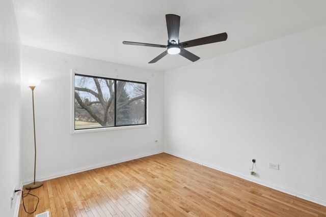 105 W Dover Drive, Mount Prospect, IL 60056