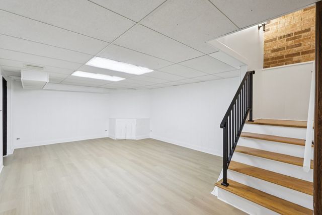 105 W Dover Drive, Mount Prospect, IL 60056