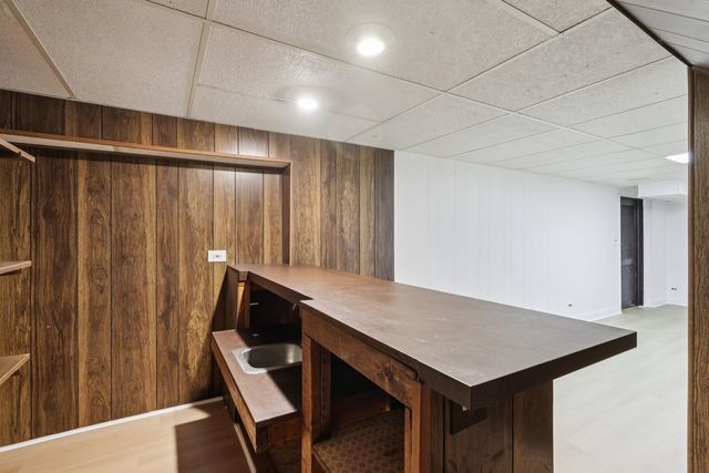 105 W Dover Drive, Mount Prospect, IL 60056