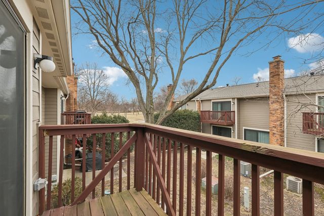 105 W Dover Drive, Mount Prospect, IL 60056