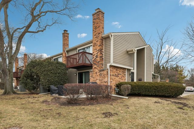 105 W Dover Drive, Mount Prospect, IL 60056