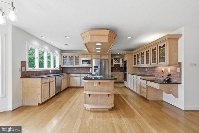 43252 PRESTON CT, Ashburn, VA 20147
