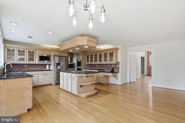 43252 PRESTON CT, Ashburn, VA 20147