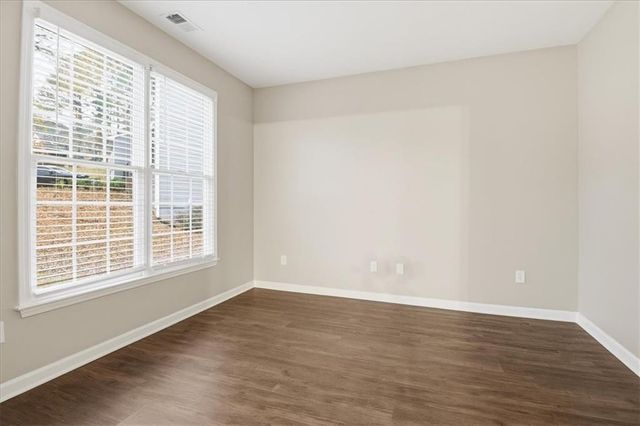 1029 Chatsworth Lane, Woodstock, GA 30189