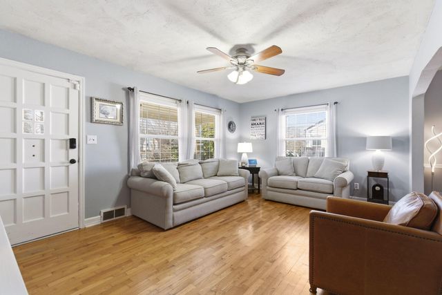 1706 S Delaware Avenue, Springfield, MO 65804