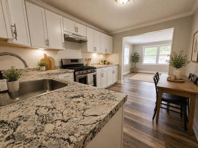 202 N Logan Street, Texas City, TX 77590