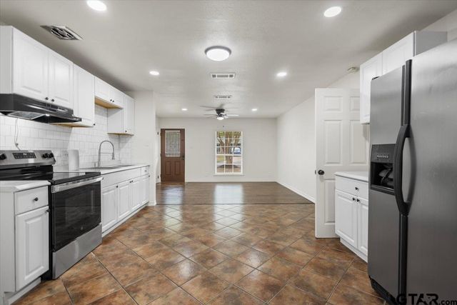 2428 Mckenzie Dr., Tyler, TX 75701