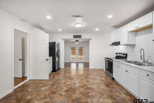 2428 Mckenzie Dr., Tyler, TX 75701
