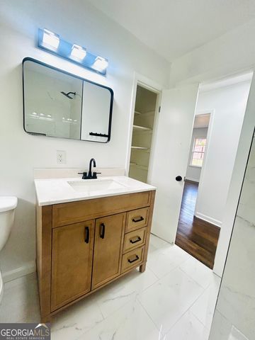 2344 Hollyridge Dr SW, Marietta, GA 30060