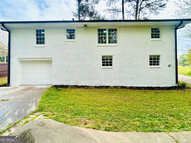 2344 Hollyridge Dr SW, Marietta, GA 30060