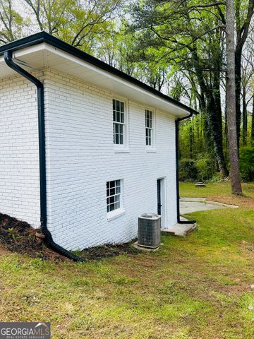 2344 Hollyridge Dr SW, Marietta, GA 30060