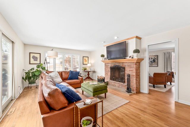 17740 Lisa LANE, Brookfield, WI 53045