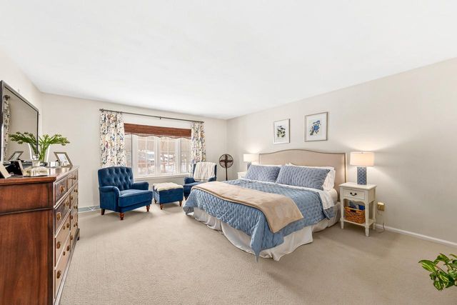 17740 Lisa LANE, Brookfield, WI 53045