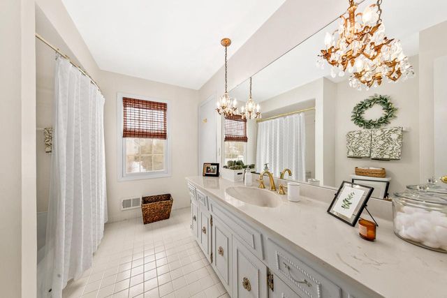 17740 Lisa LANE, Brookfield, WI 53045