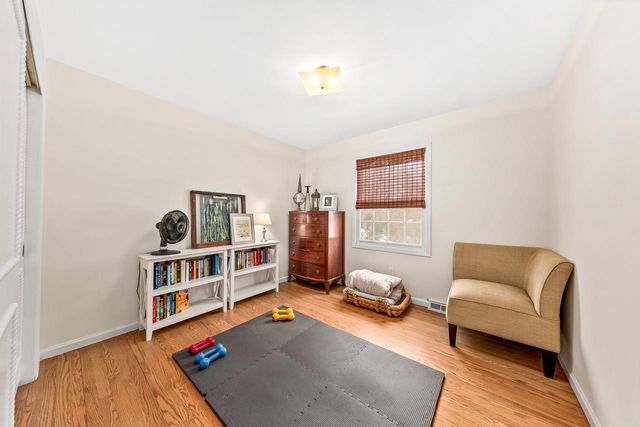 17740 Lisa LANE, Brookfield, WI 53045