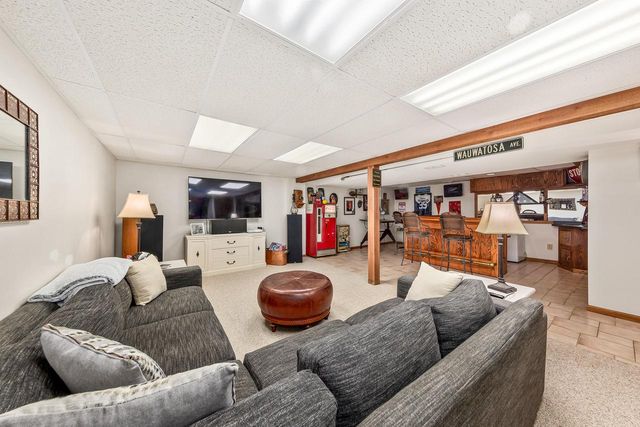 17740 Lisa LANE, Brookfield, WI 53045