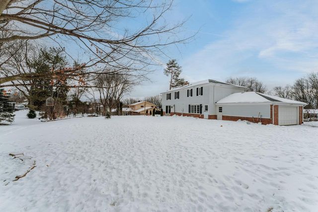 17740 Lisa LANE, Brookfield, WI 53045