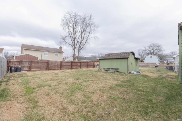 4200 Saddlebrooke Lane, Evansville, IN 47715