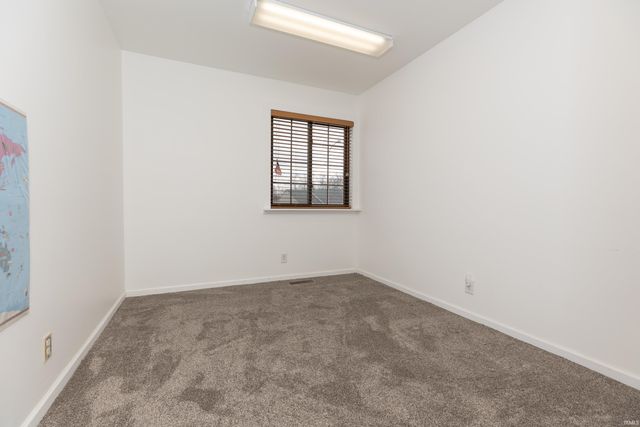 4200 Saddlebrooke Lane, Evansville, IN 47715